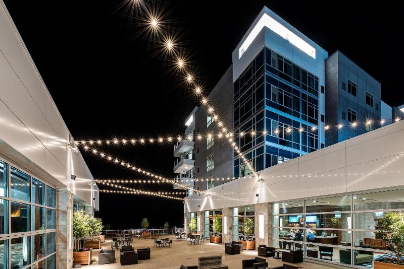 The Landing Hotel At Rivers Casino & Resort