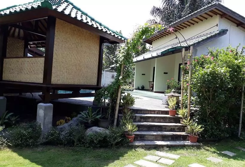 ホテル Villa Yukie Senggigi