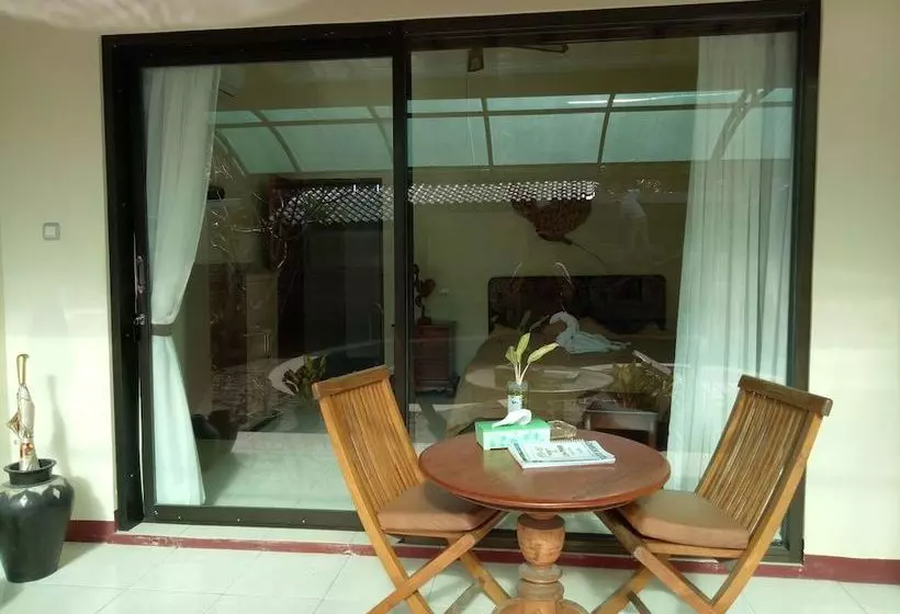 ホテル Villa Yukie Senggigi