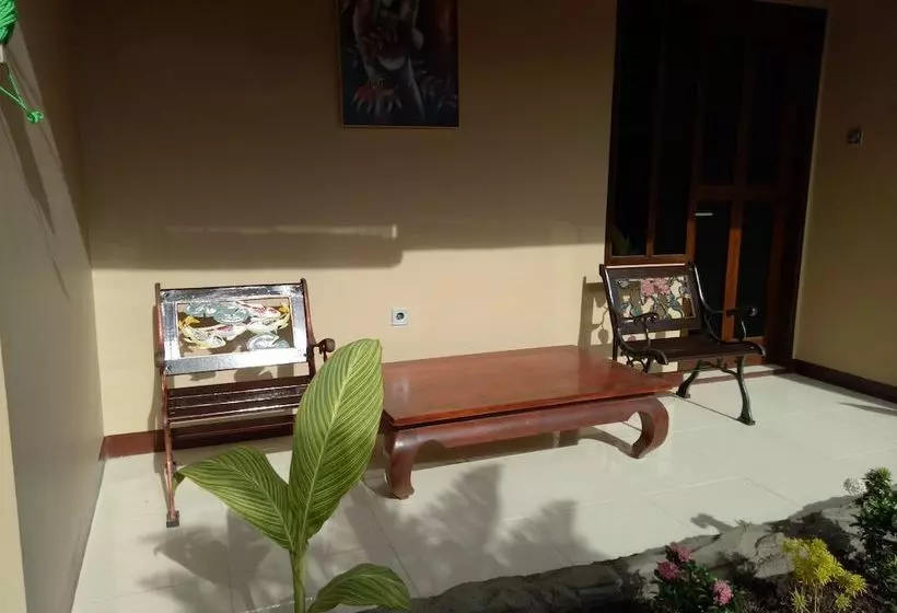 ホテル Villa Yukie Senggigi