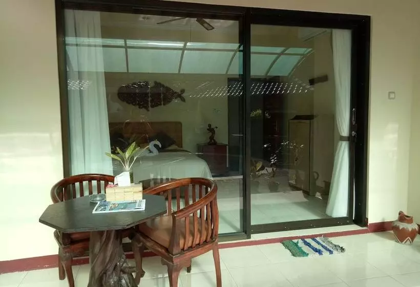 ホテル Villa Yukie Senggigi
