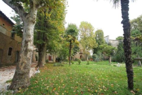 Отель Antico Borgo La Commenda