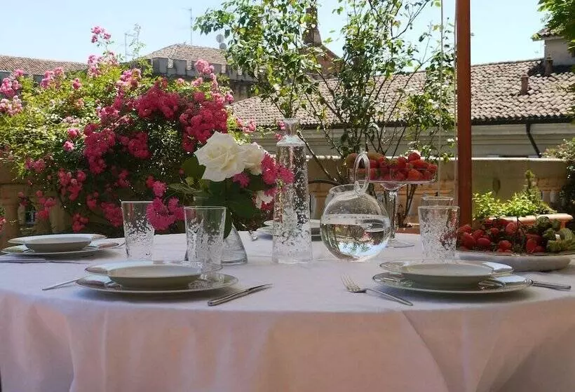 هتل Arnaboldi Palace