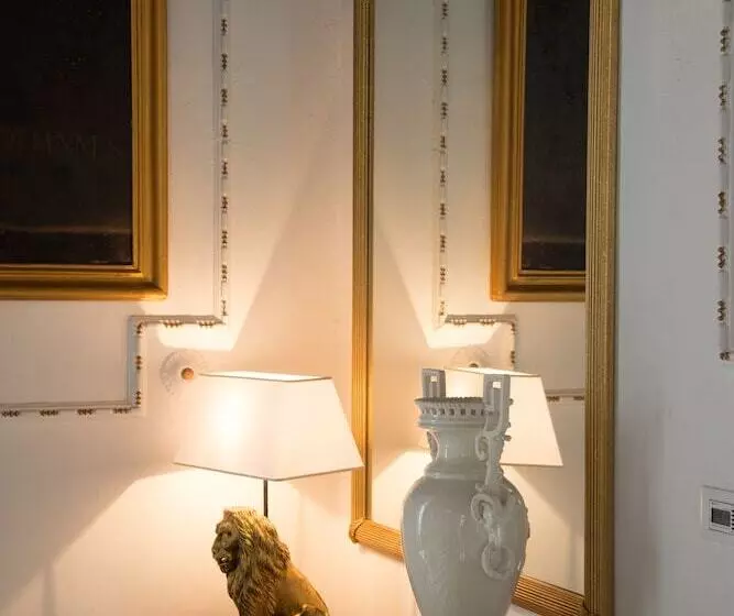 هتل Arnaboldi Palace