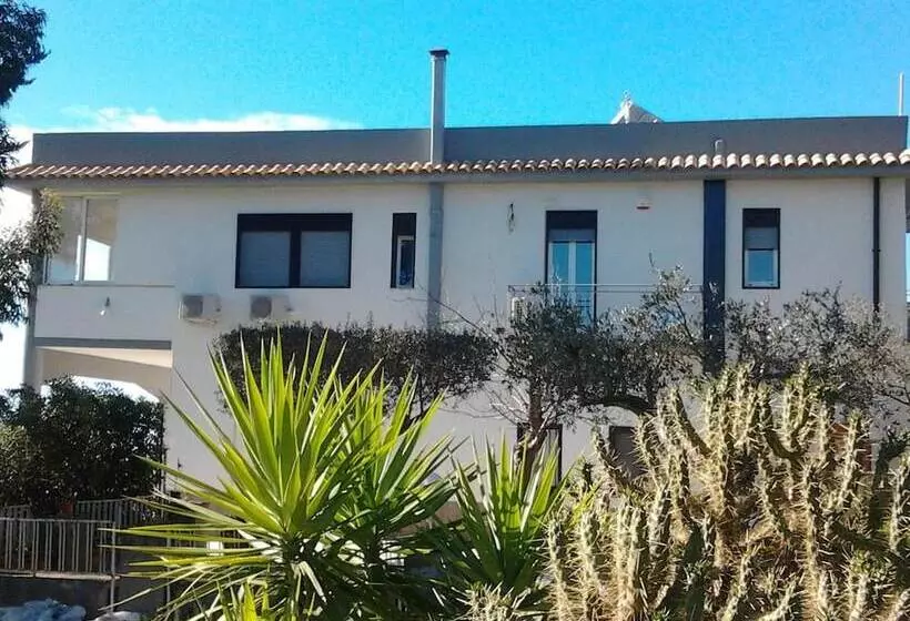 ホテル B&b Maison Blanche