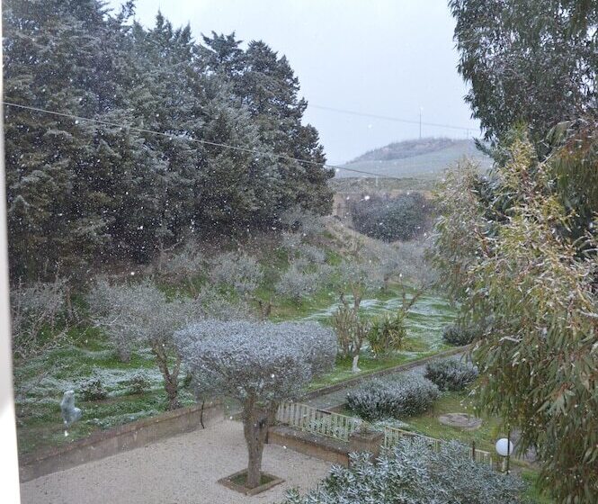 Отель B&b Maison Blanche