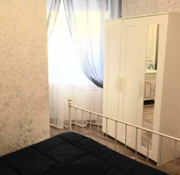 هتل Flores B&b