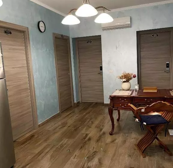 هتل Iris Guest House