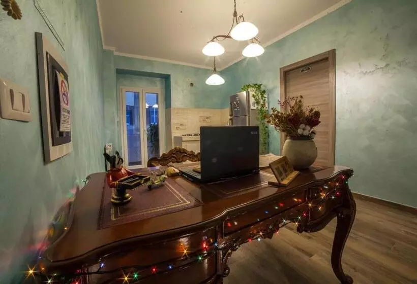 هتل Iris Guest House