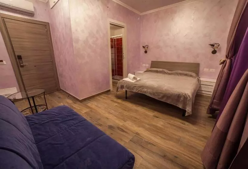 هتل Iris Guest House