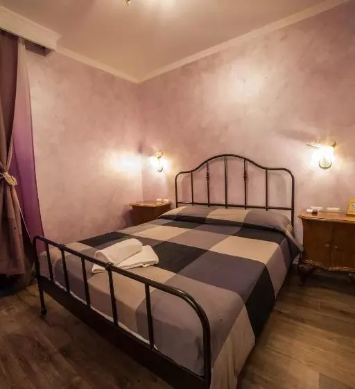 هتل Iris Guest House