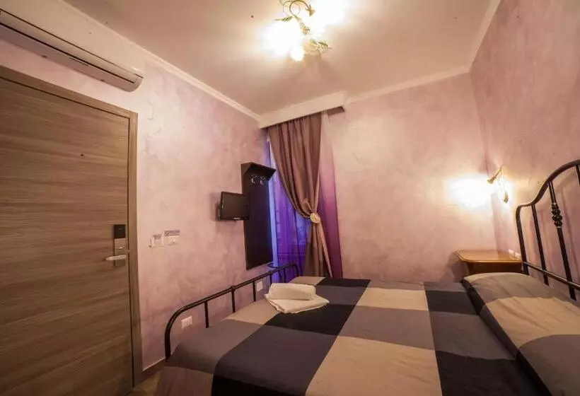 هتل Iris Guest House