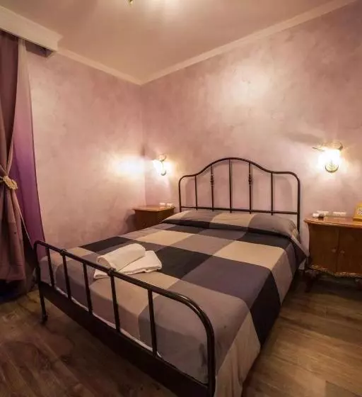 هتل Iris Guest House