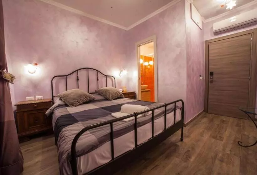 هتل Iris Guest House
