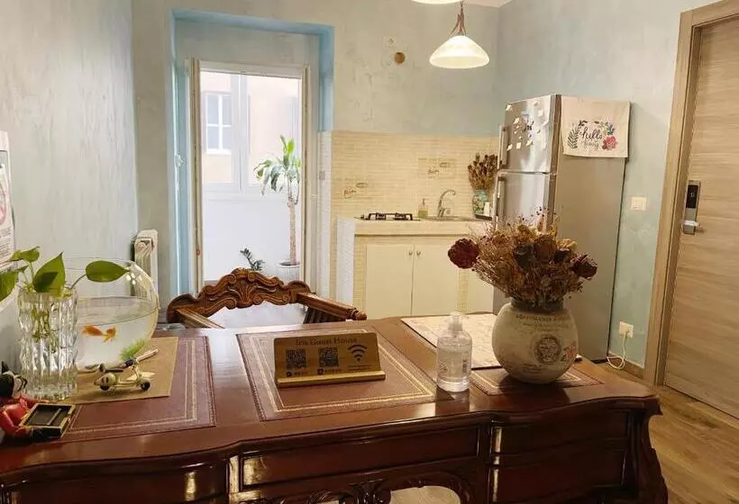 هتل Iris Guest House