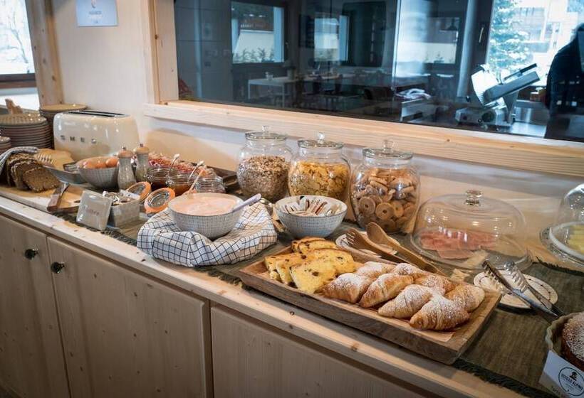 ホテル Ostello Alpino