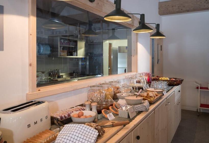 ホテル Ostello Alpino