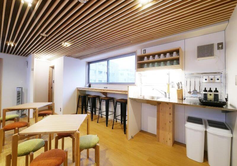 ホテル Poly Hostel 2 Namba