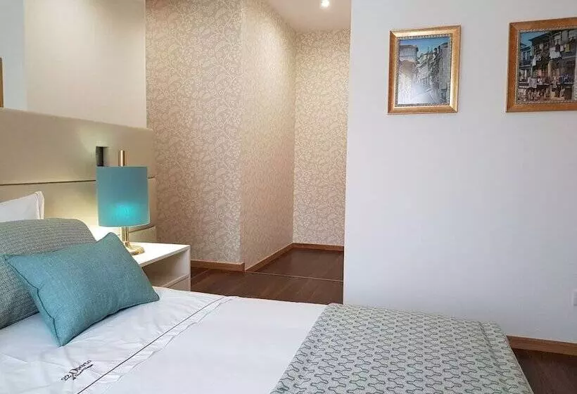 Hotelli 22 Oporto Guesthouse
