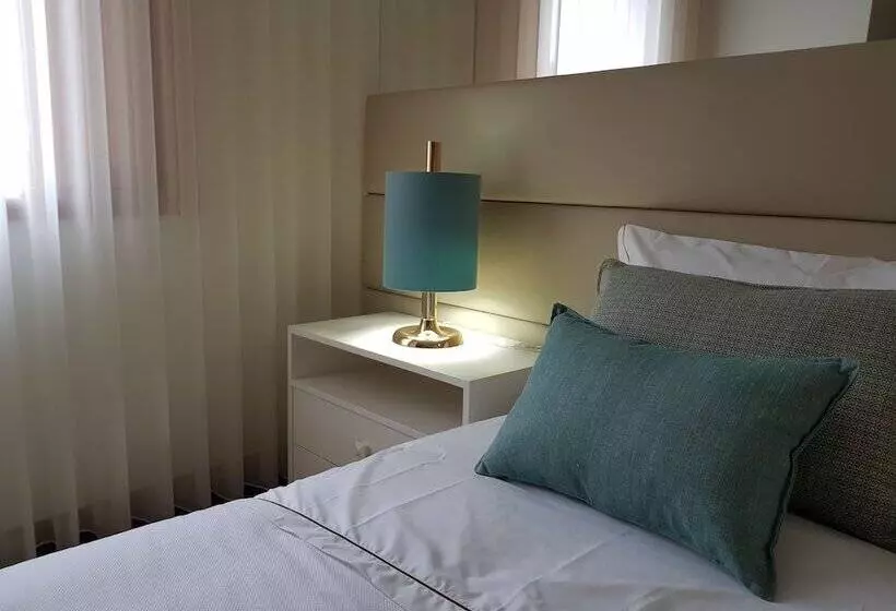 Hotelli 22 Oporto Guesthouse