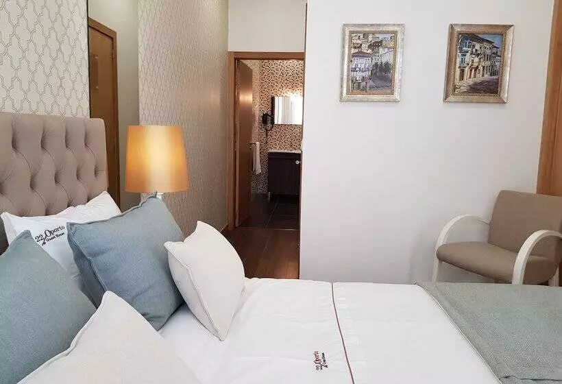 Hotelli 22 Oporto Guesthouse