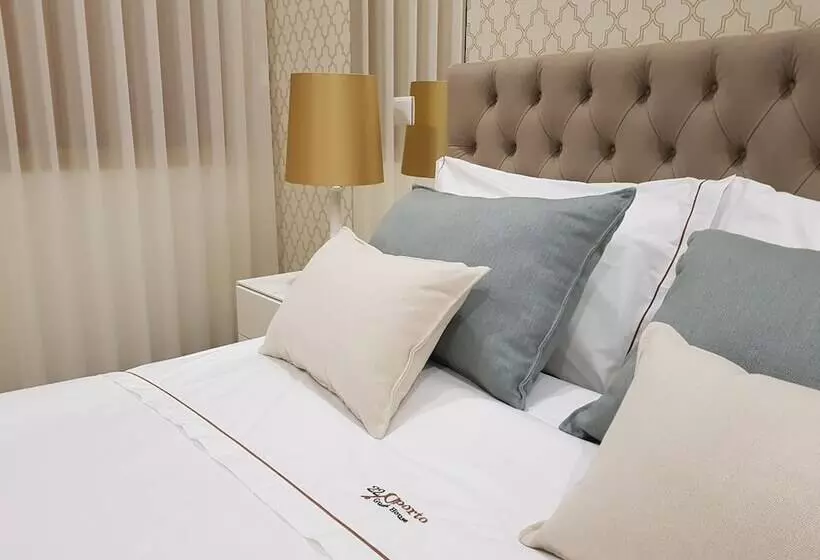 Hotelli 22 Oporto Guesthouse