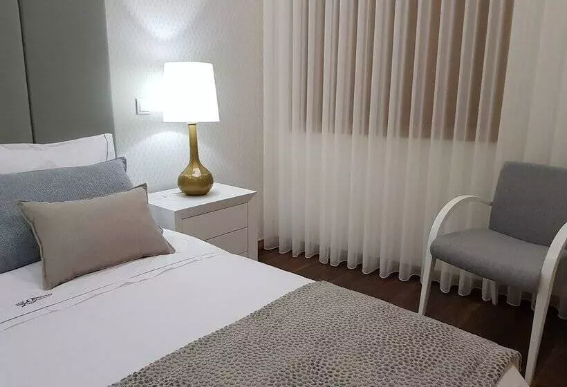 Hotelli 22 Oporto Guesthouse