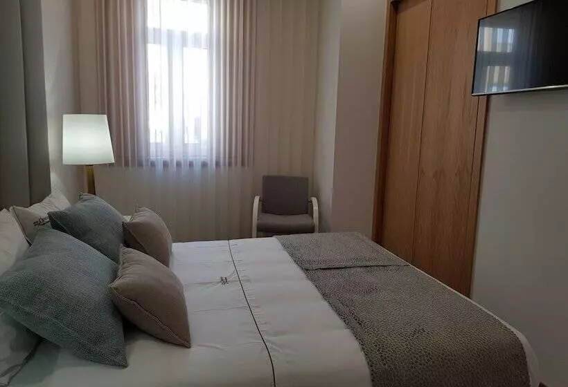 Hotelli 22 Oporto Guesthouse