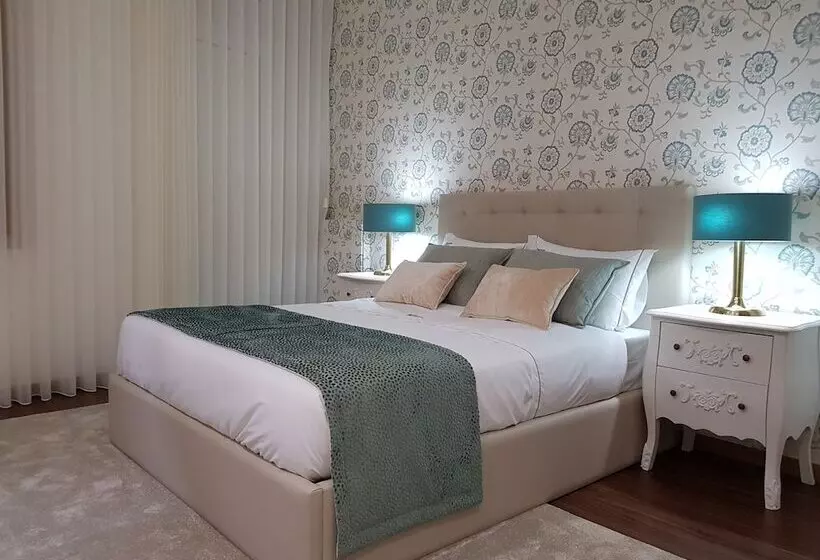 Hotelli 22 Oporto Guesthouse