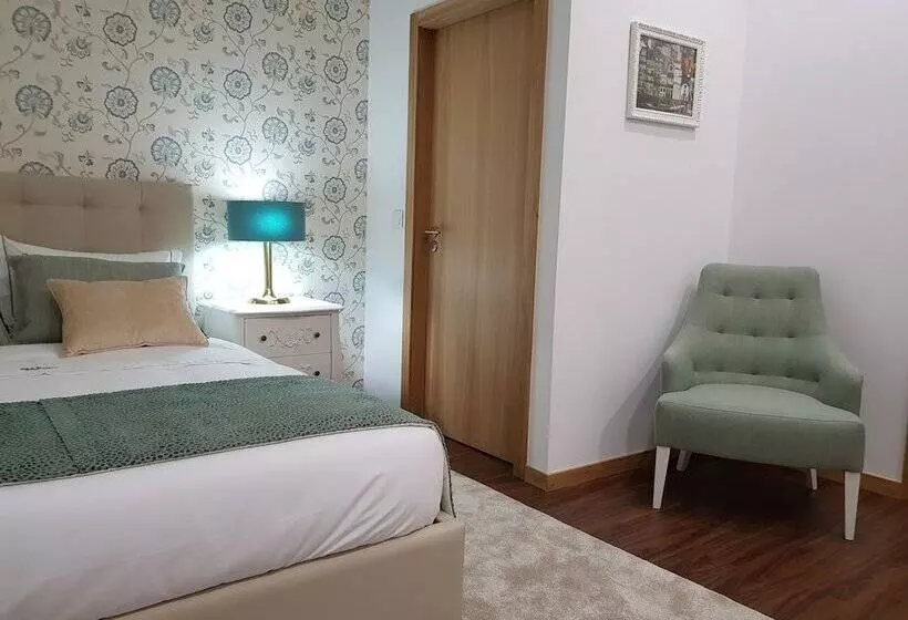 Hotelli 22 Oporto Guesthouse