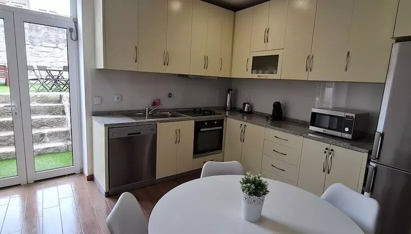 Hotelli 22 Oporto Guesthouse