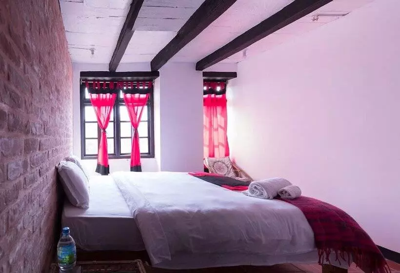 هتل Lumbini Heritage Home