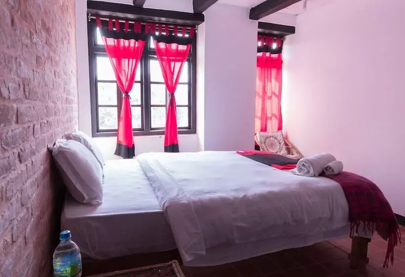 هتل Lumbini Heritage Home