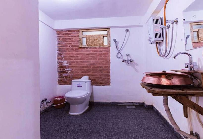 هتل Lumbini Heritage Home