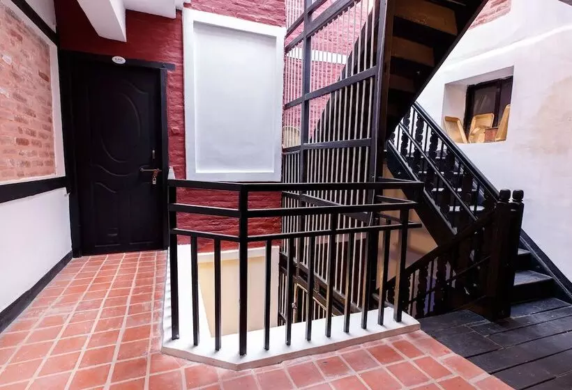 هتل Lumbini Heritage Home