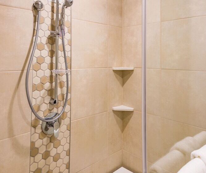 هتل Town Lodge Windhoek, Namibia