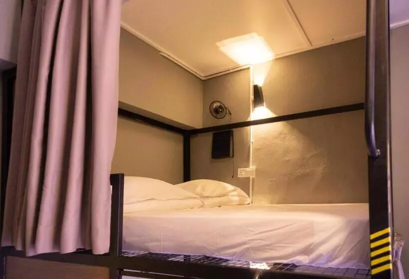 ホテル Traveller Bunker Hostel 1