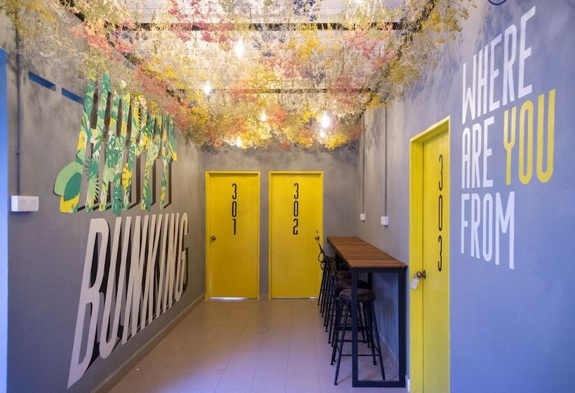 ホテル Traveller Bunker Hostel 1