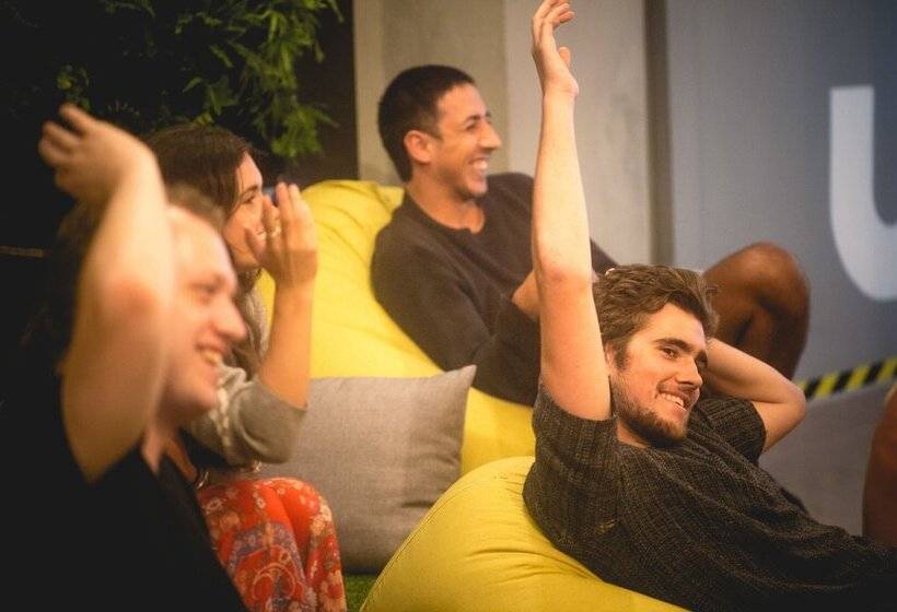 ホテル Traveller Bunker Hostel 1