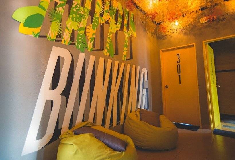 ホテル Traveller Bunker Hostel 1