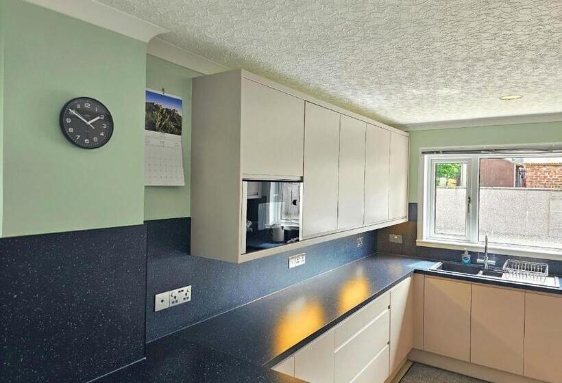 Отель Mystayinn Abermar Guest House