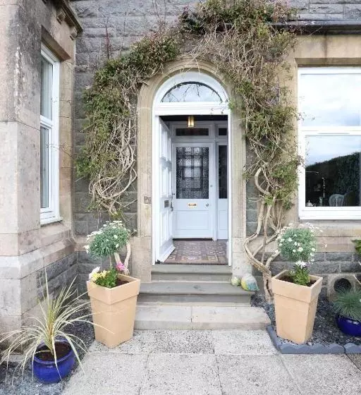 Hotelli Alltavona House