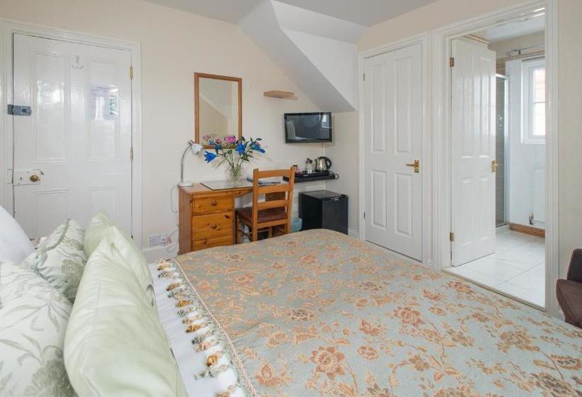 בית מלון כפרי Clairmont Guest House