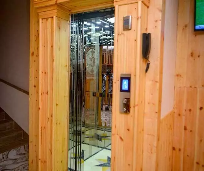 Hotelli Galaxy Grand