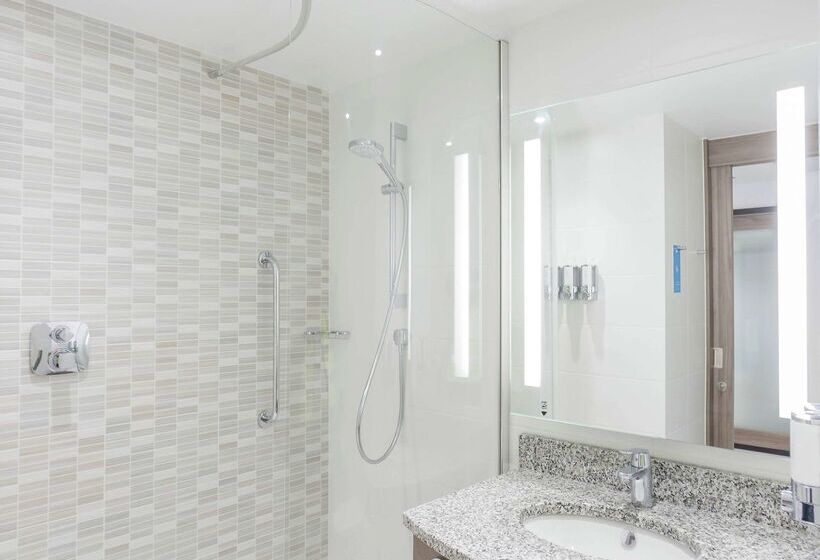 Отель Hampton By Hilton Blackpool