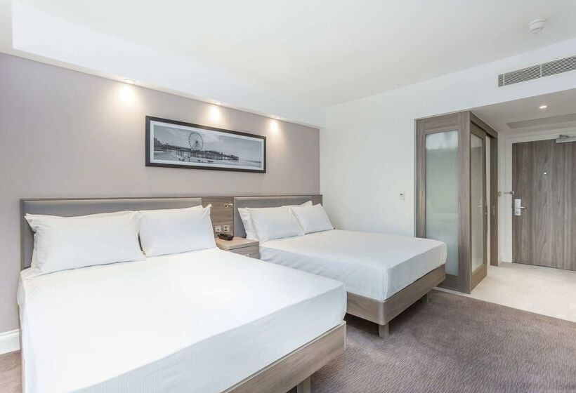 Отель Hampton By Hilton Blackpool