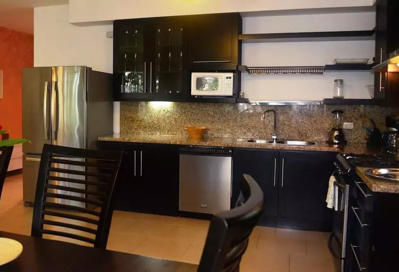 ホテル Instyle Residences At Infiniti Blu