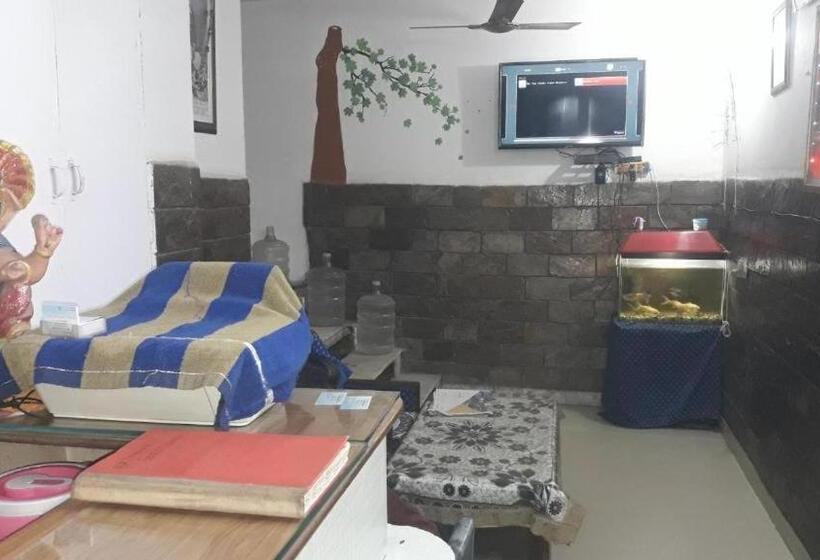 Hotel Rajdhani Guest House