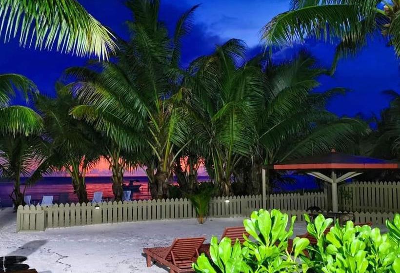 هتل Seashell Beach Villa