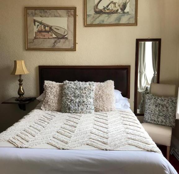 בית מלון כפרי The Exhibition